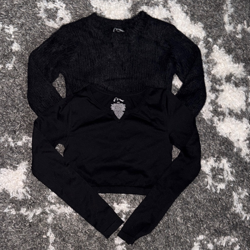 EUC Art Class Girls Set of 2 Black Long Sleeve Crop Tops Fuzzy and Stretchy - M